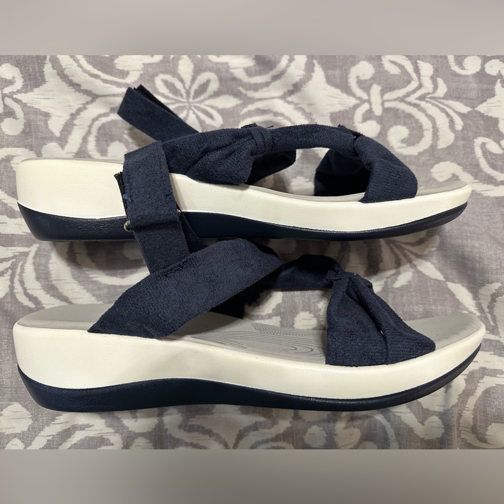 NEW Sandals